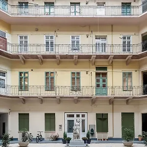 Cozy Boho Apartment, Super Central, Parliament, Netflix Budapest